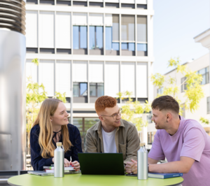 Studierende am Ostfalia Campus Wolfsburg profiles teaser