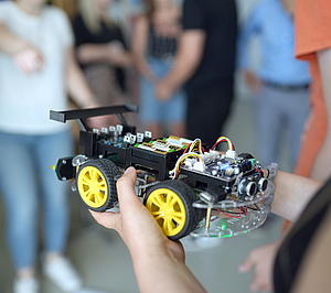 Robocars als Versuchsobjekte profiles teaser