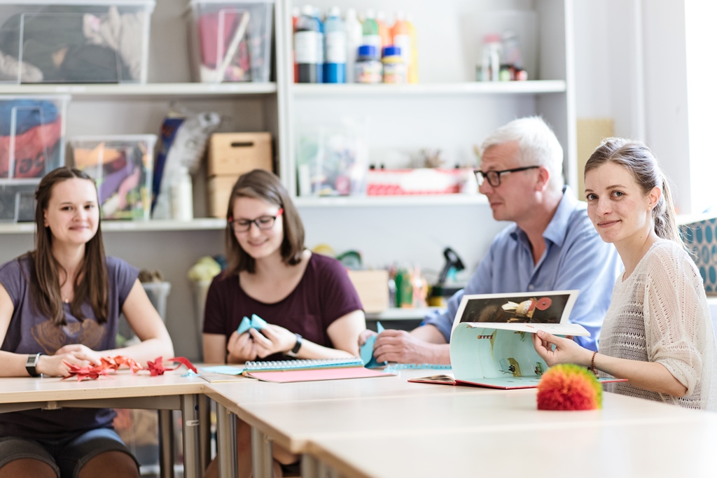 Lohnt Es Sich Als Erzieherin Soziale Arbeit Zu Studieren Soziale Arbeit an der FH Erfurt studieren