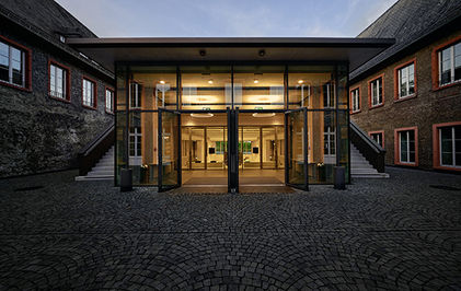 © EBS Universität