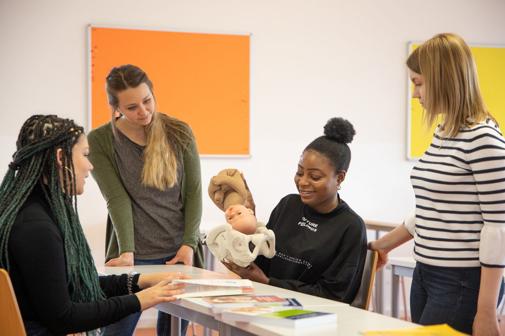 Hebammenkunde (dual) an der Fliedner FH Düsseldorf studieren