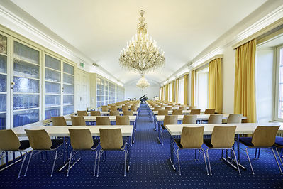 © https://www.ebs.edu/ © https://www.ebs.edu/